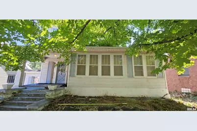 524 N Broadway, Salem, IL 62281 - Photo 1