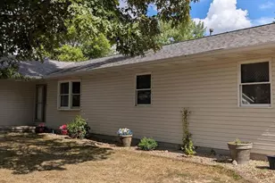 214 Northwood Ln, Salem, IL 62881 - Photo 1