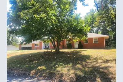 384 E Belleville Street, Nashville, IL 62263 - Photo 1