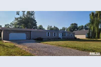 1355 College Avenue, Salem, IL 62881 - Photo 1