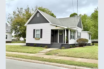 1104 W Chestnut Street, Marion, IL 62959 - Photo 1