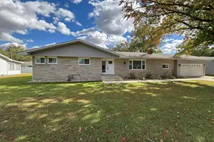 512 Tulsa St, Salem, IL 62881 - Photo 1