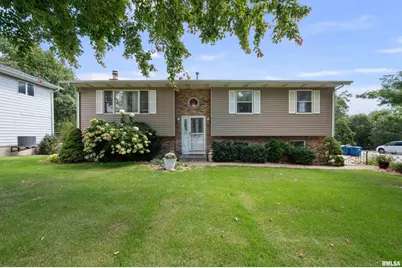 4718 5th Street, East Moline, IL 61244 - Photo 1