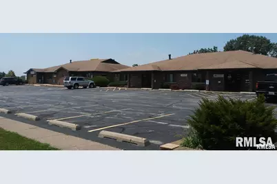 3906 Lillie Avenue #2, Davenport, IA 52806 - Photo 1