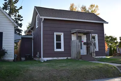 1528 13th Avenue, Moline, IL 61265 - Photo 1