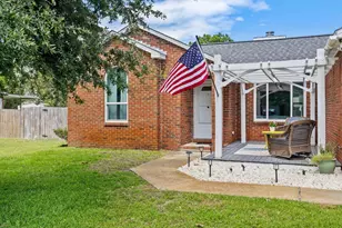 1840 Candlewood Dr, Navarre, FL 32566 - Photo 1