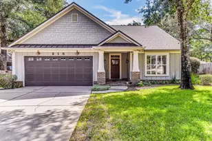 215 Girard Ave, Fort Walton Beach, FL 32548 - Photo 1