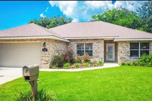 305 Friar Tuck Rd, Mary Esther, FL 32569 - Photo 1