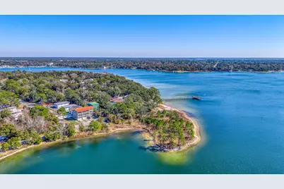 1157 N Bayshore Drive N, Valparaiso, FL 32580 - Photo 1