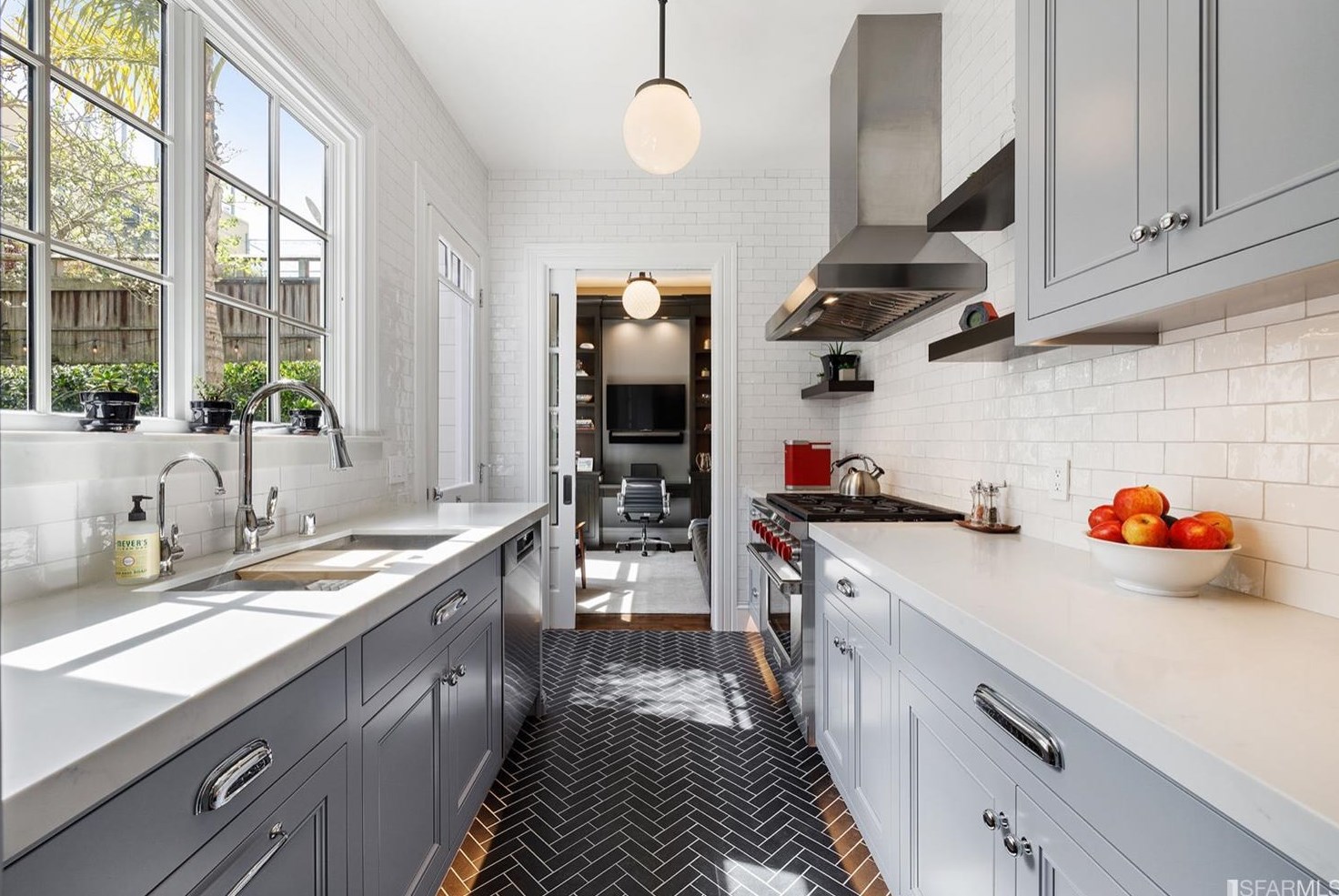 2409 Scott St, San Francisco, CA 94115-1175