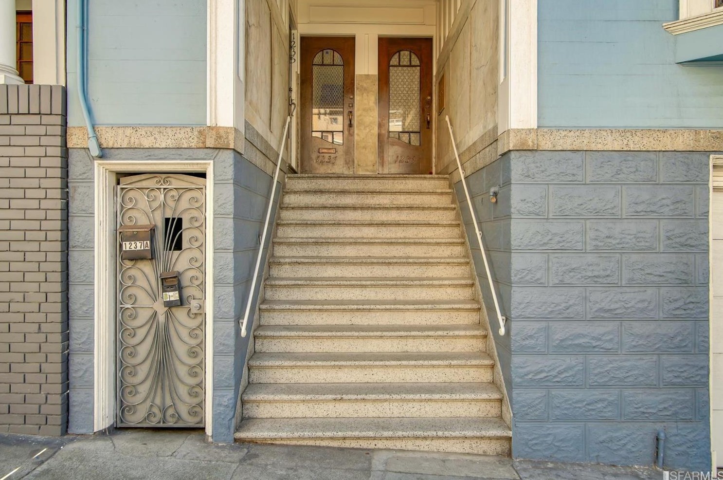 1237 Vallejo St, San Francisco CA  94122-2120 exterior