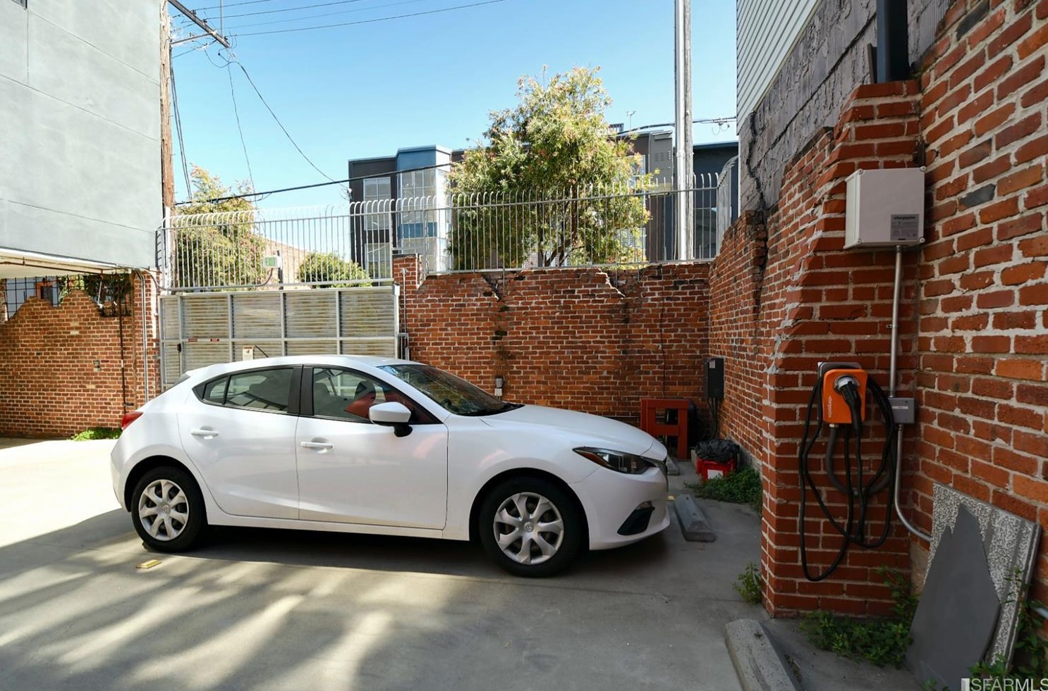 1233 Howard St, San Francisco CA  94103-2769 exterior