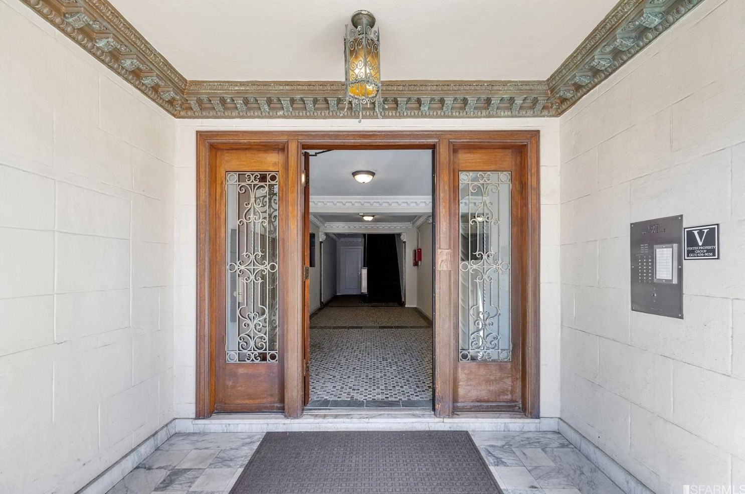 1379 10th Ave, San Francisco, CA 94122-2366