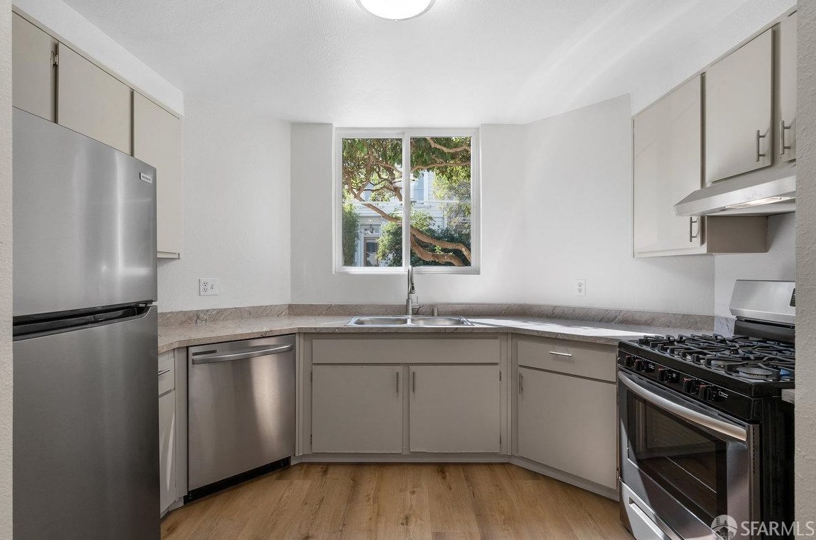 1320 Scott St, San Francisco, CA 94115-4013
