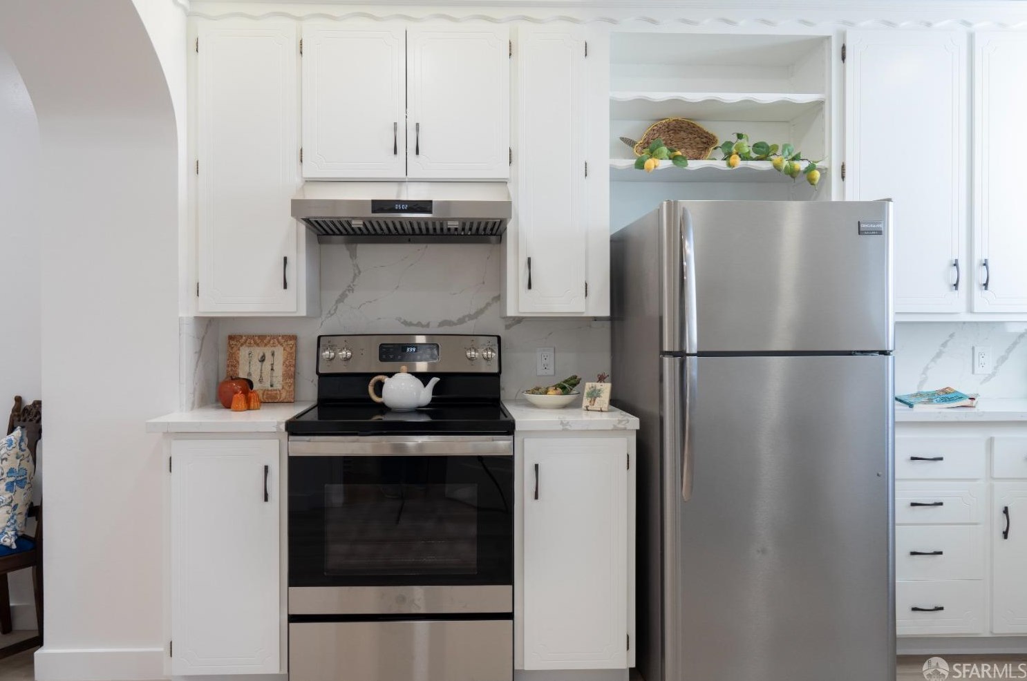 322 Sweeny St, San Francisco, CA 94134-1123