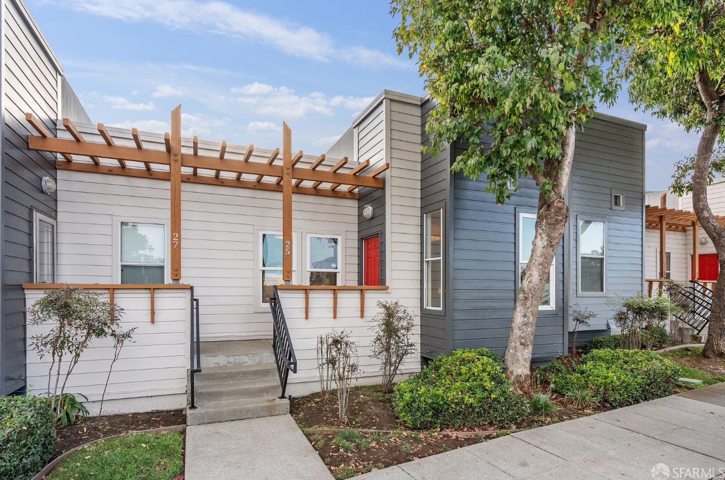 25 Kiska Rd, San Francisco, CA 94124-5608