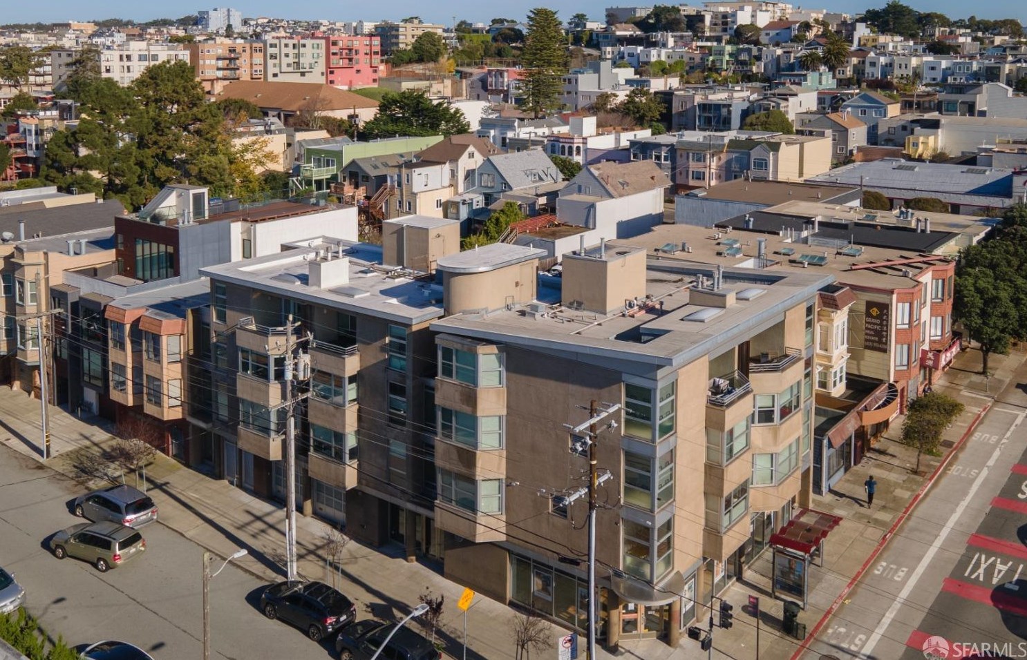 690 Spruce St, San Francisco CA  94118-2690 exterior