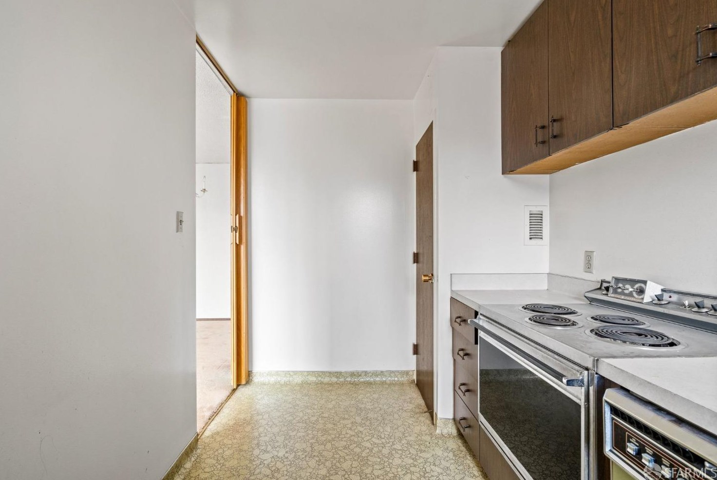 946 Stockton St, San Francisco CA  94108-1654 exterior