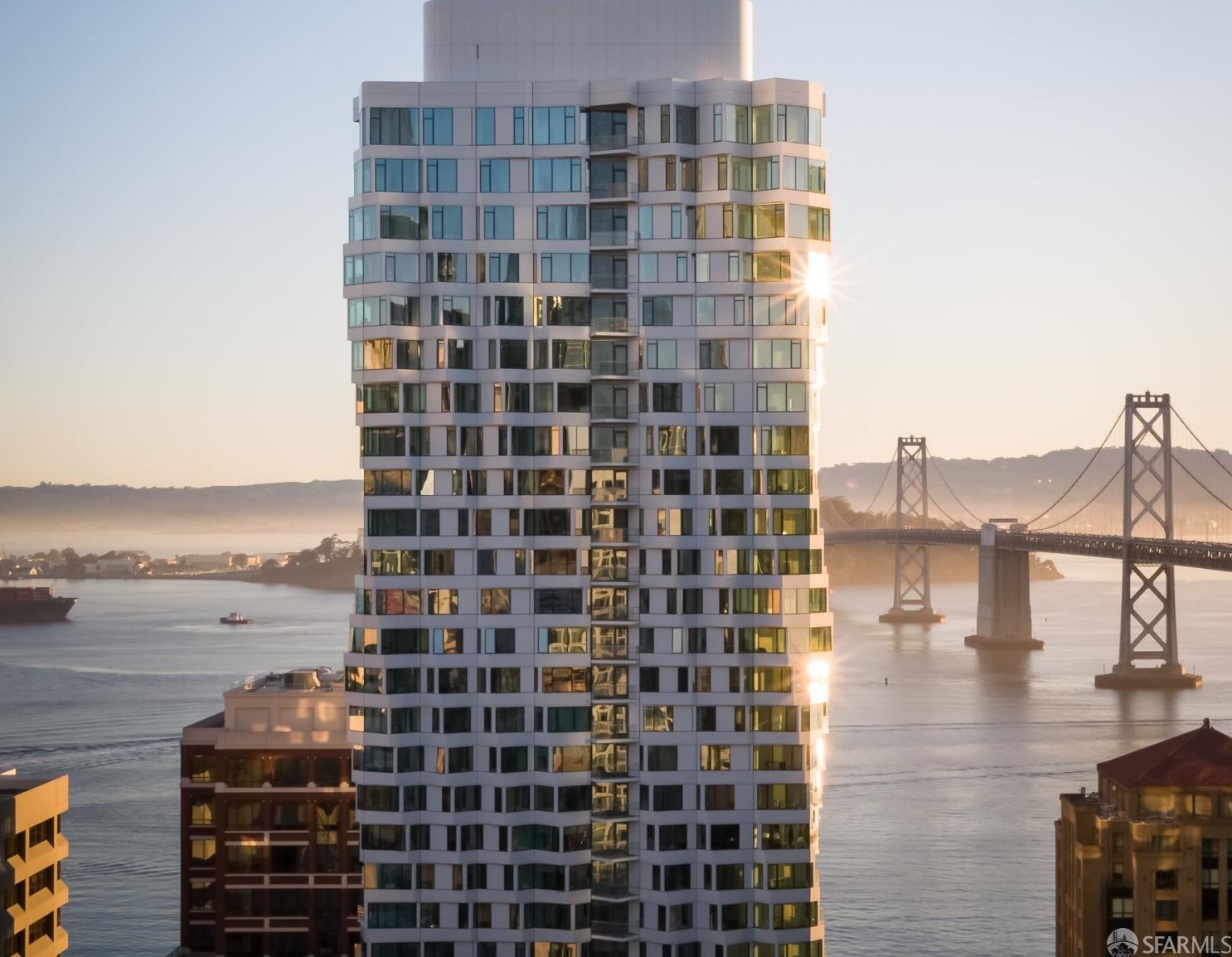 280 Spear St, San Francisco CA  94105-1613 exterior