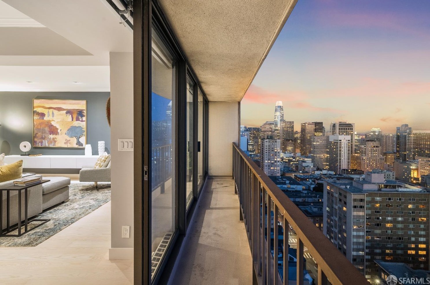 1177 California St, San Francisco CA  94108-2212 exterior
