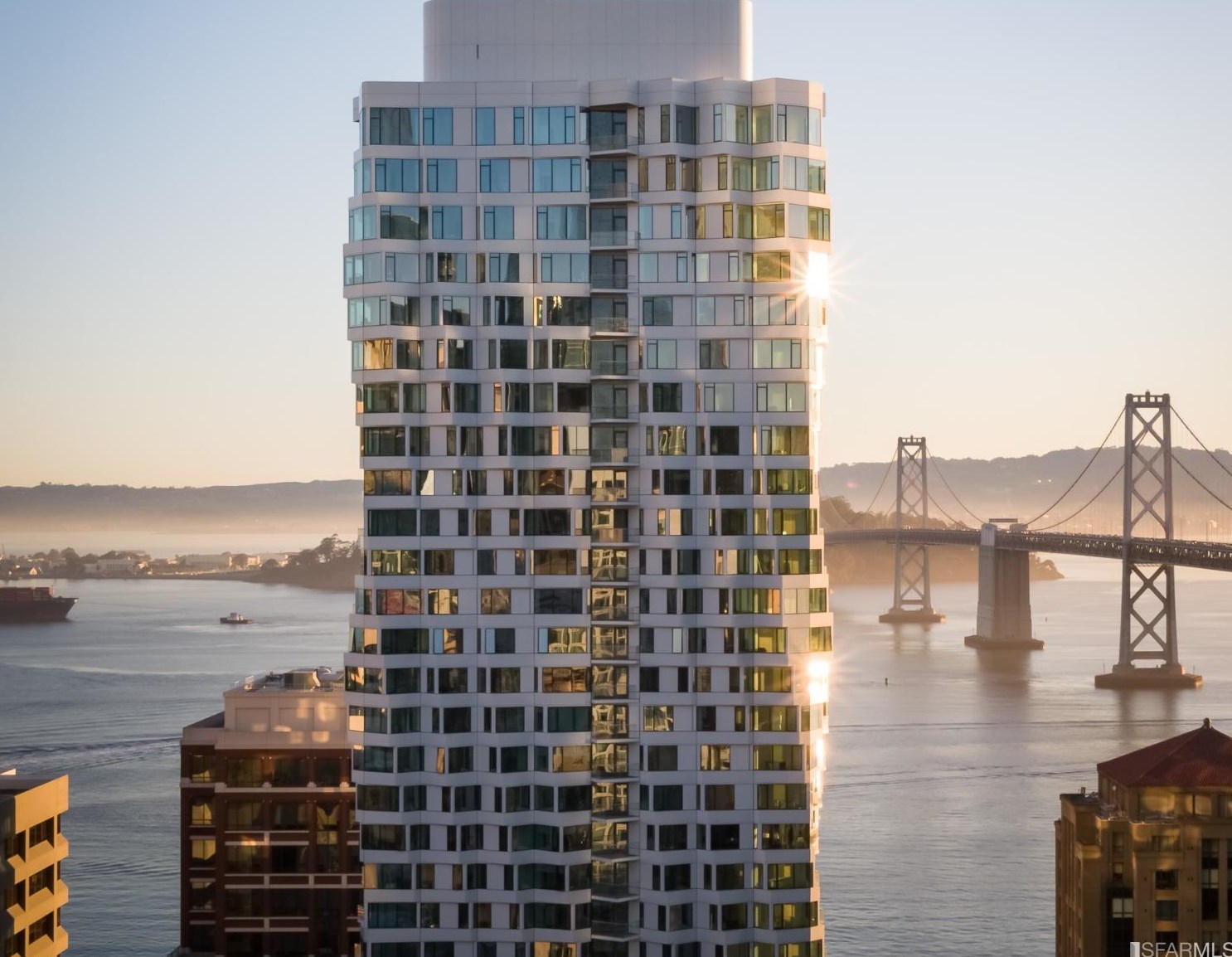 280 Spear St, San Francisco CA  94105-1613 exterior