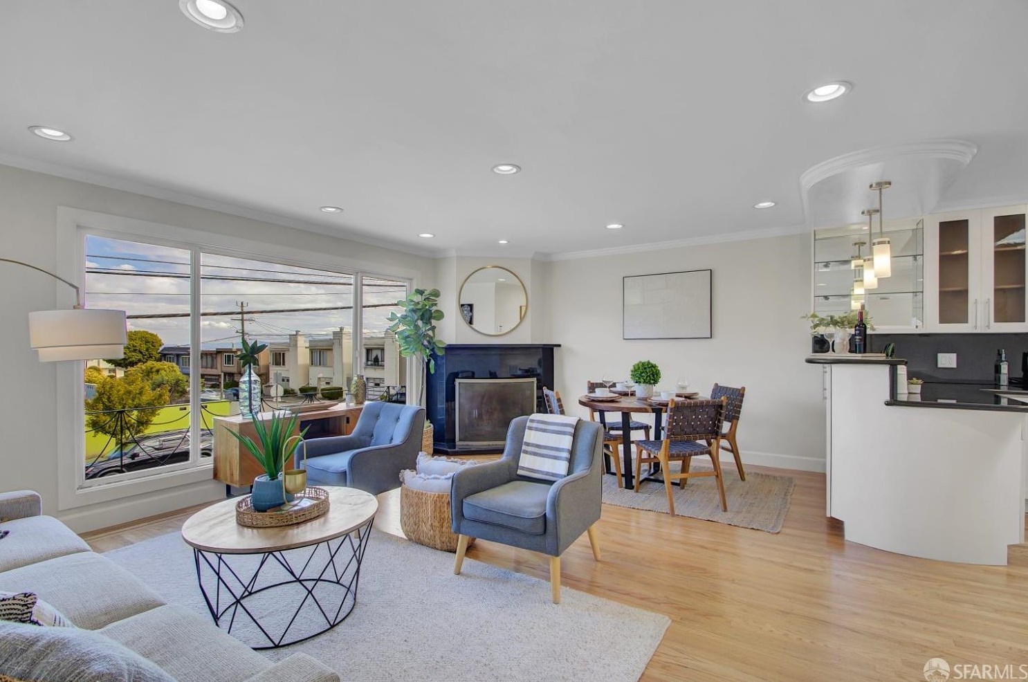 290 Cambridge St, San Francisco, CA 94134-1054