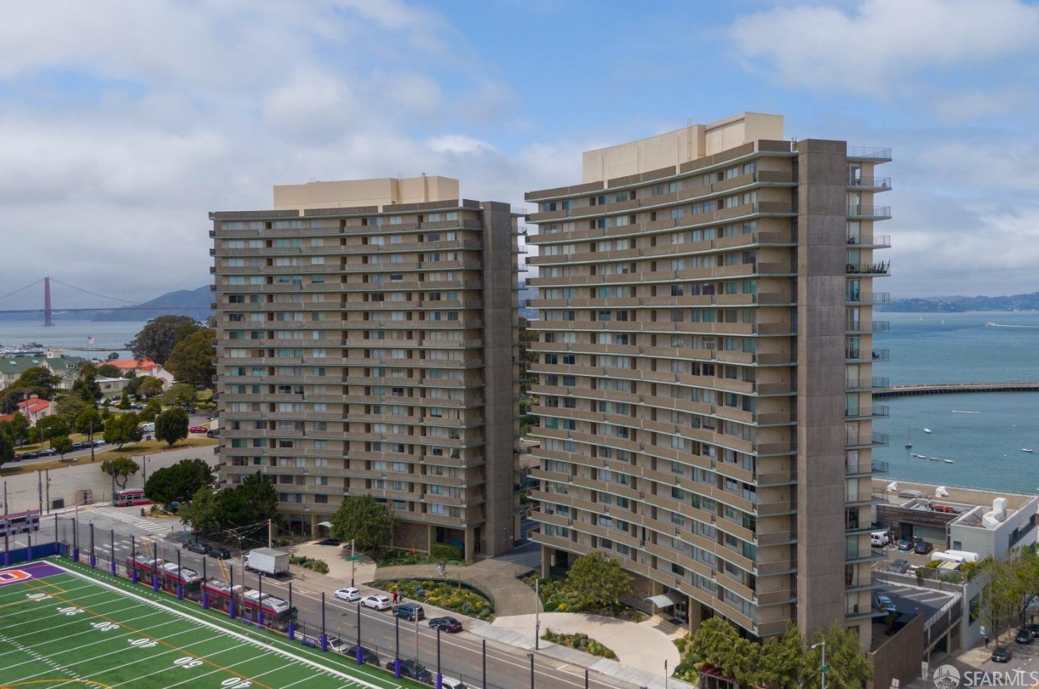 1050 Point St, San Francisco CA  94109-8302 exterior