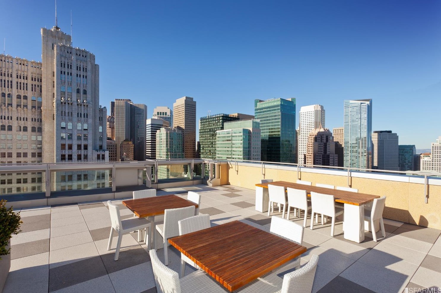 1 Hawthorne St, San Francisco CA  94105-3909 exterior