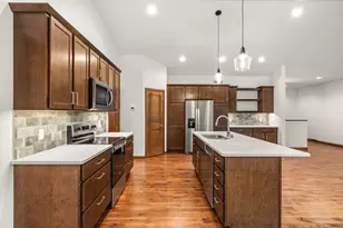 1403 Skyline Dr, Stevens Point, WI 54482 - Photo 16