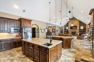 9073 Richfield Dr, Marshfield, WI 54449 - Photo 12