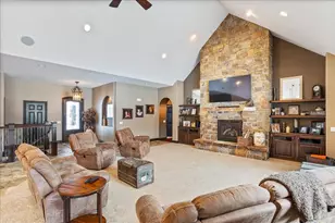 9073 Richfield Dr, Marshfield, WI 54449 - Photo 8