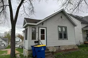 402 N Genesee St, Merrill, WI 54452 - Photo 2