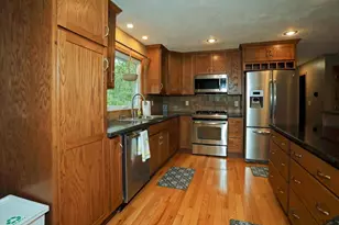 2410 Springville Dr, Plover, WI 54467 - Photo 4