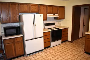 927 S Oakwood St, Hancock, WI 54943 - Photo 8