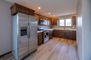 940 Morning Star Ln, Plover, WI 54467 - Photo 4