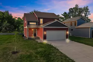 350 Roark Wy, Amherst, WI 54409 - Photo 2