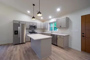 704 Thornapple St, Marathon, WI 54448 - Photo 8