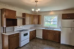 405 E Pine St, Medford, WI 54451 - Photo 16