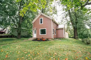 315 W Begley St, Greenwood, WI 54437 - Photo 2