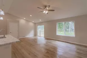 203 Joe St, Stevens Point, WI 54482 - Photo 4