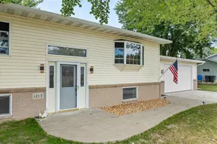 1213 E 29th St, Marshfield, WI 54449 - Photo 4