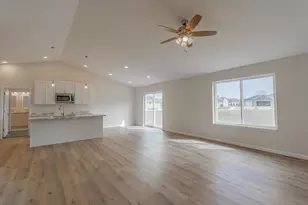 212 Leonard St, Stevens Point, WI 54482 - Photo 4