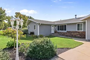 1011 Melody Ln, Plover, WI 54467 - Photo 8