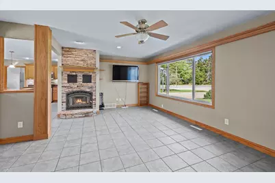 1011 Melody Lane, Plover, WI 54467 - Photo 12