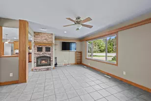 1011 Melody Ln, Plover, WI 54467 - Photo 12