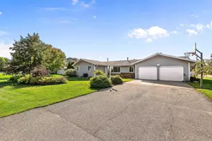 1011 Melody Ln, Plover, WI 54467 - Photo 6