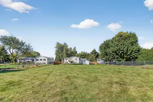 637 E Clay St, Whitewater, WI 53190 - Photo 16