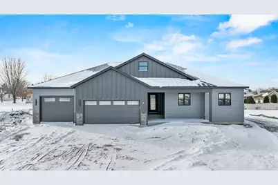 404 S Cypress Avenue, Marshfield, WI 54449 - Photo 1