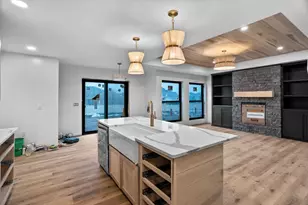 404 S Cypress Ave, Marshfield, WI 54449 - Photo 10