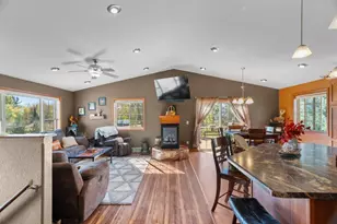 725 Plisch St, Athens, WI 54411 - Photo 6